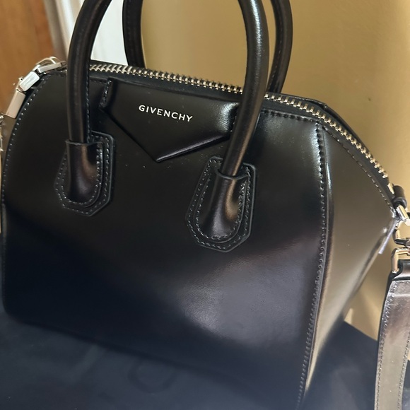 $1469  New Givenchy Mini Antigona Bag in Black Leather BB50TNB1R0 001 - Picture 9 of 16